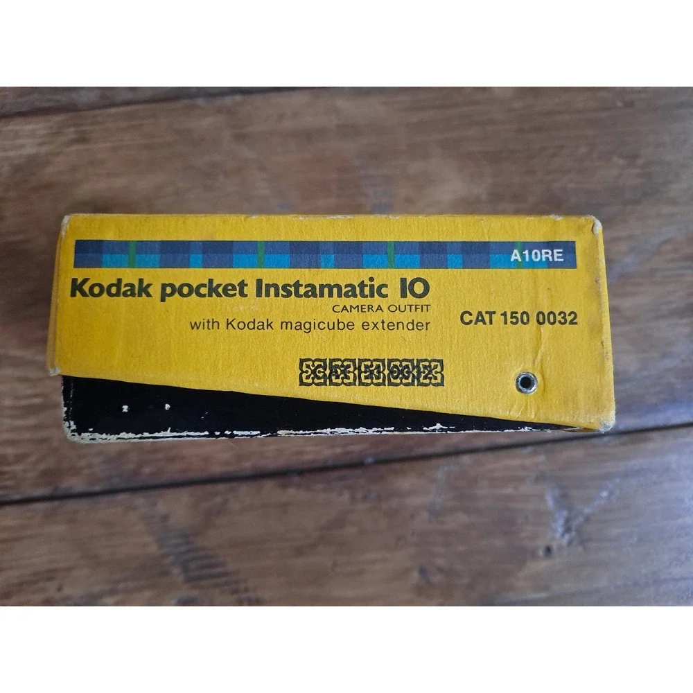 Vintage Kodak‎ Pocket Instamatic 10 Camera Outfit w/ Magicube Extender